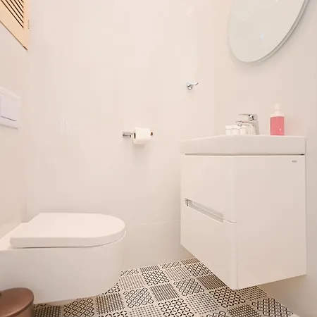 Harmonious Garden Victus In By Renters Apartamento