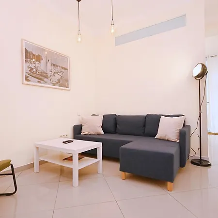 Harmonious Garden Victus In For 7 Guests By Renters *